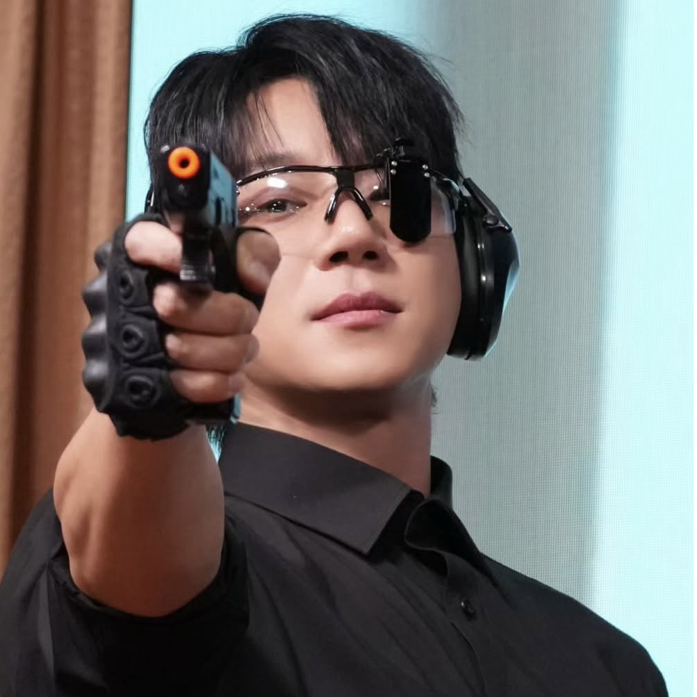 Behind-the-scenes cut of Hwang Chiyeol