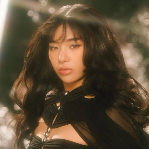 A moment captured by Sophia (KATSEYE)'s fan