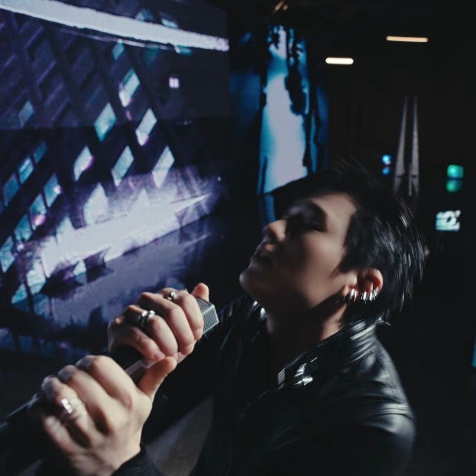 Behind-the-scenes cut of WOODZ