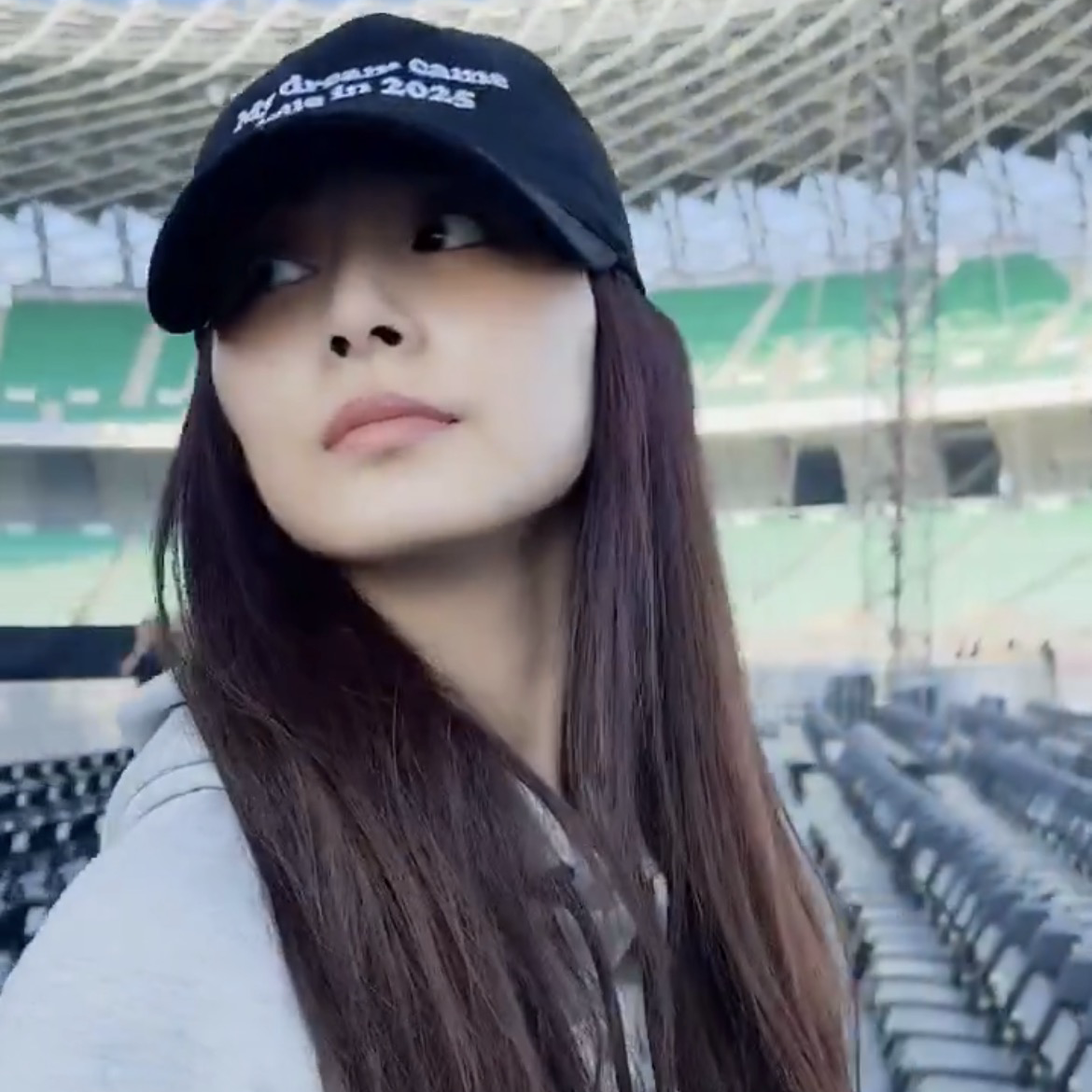 Foto aktivitas terbaru Tzuyu (TWICE)