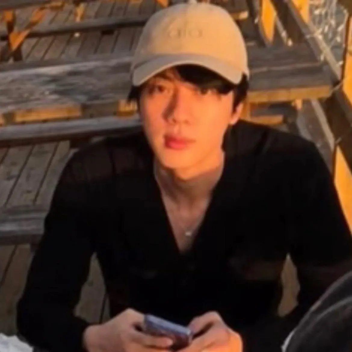 진 (방탄소년단)의 비하인드 컷