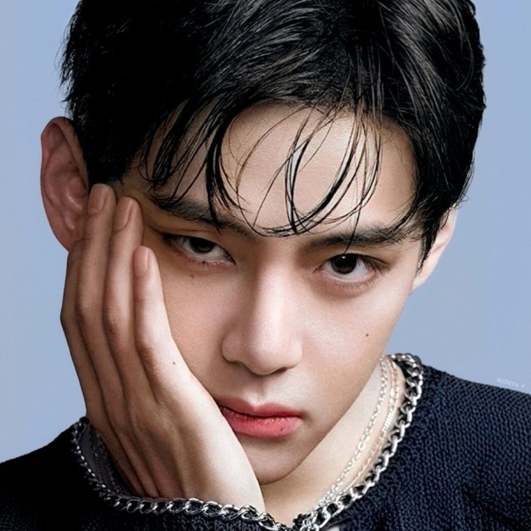 뷔 (방탄소년단)의 최신 사진