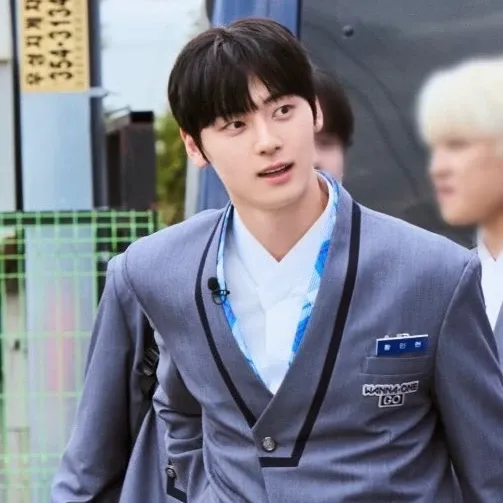 황민현 최근 활동샷