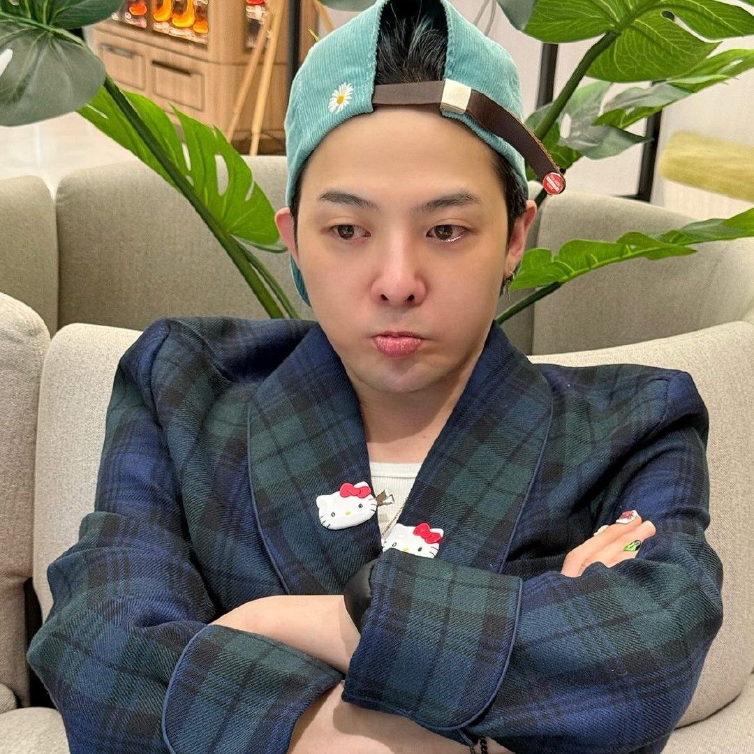 Foto terbaru G-DRAGON (BIGBANG)