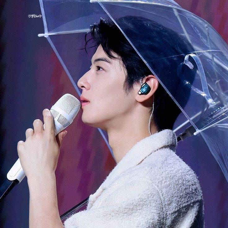 Latest photo of Eunwoo (ASTRO)