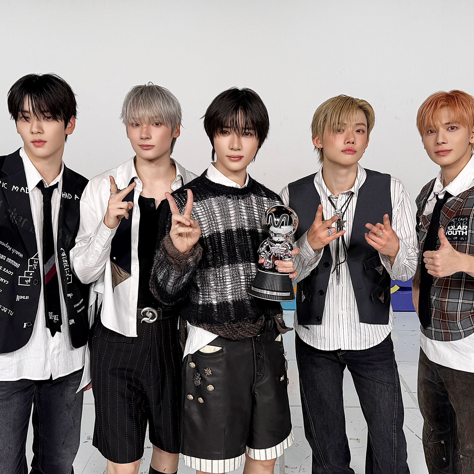 투모로우바이투게더 최근 활동샷