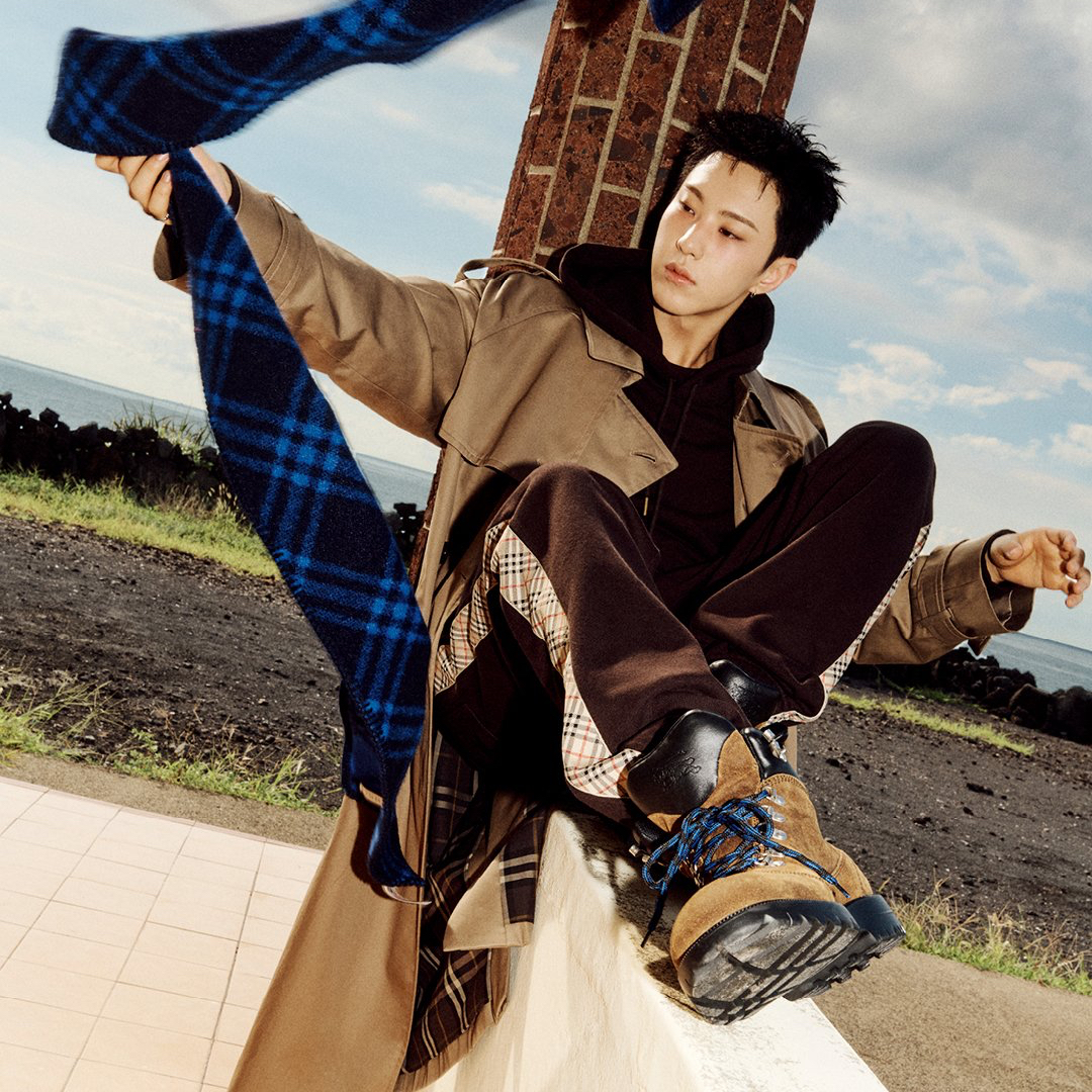 Foto aktivitas terbaru Hoshi (SEVENTEEN)