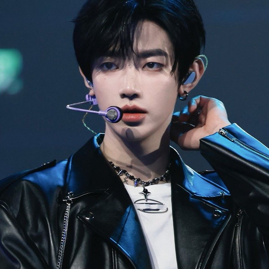 Latest photo of Zhang Hao (ZEROBASEONE)