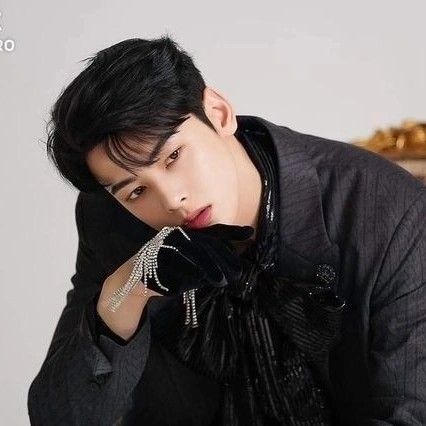 Latest photo of Eunwoo (ASTRO)