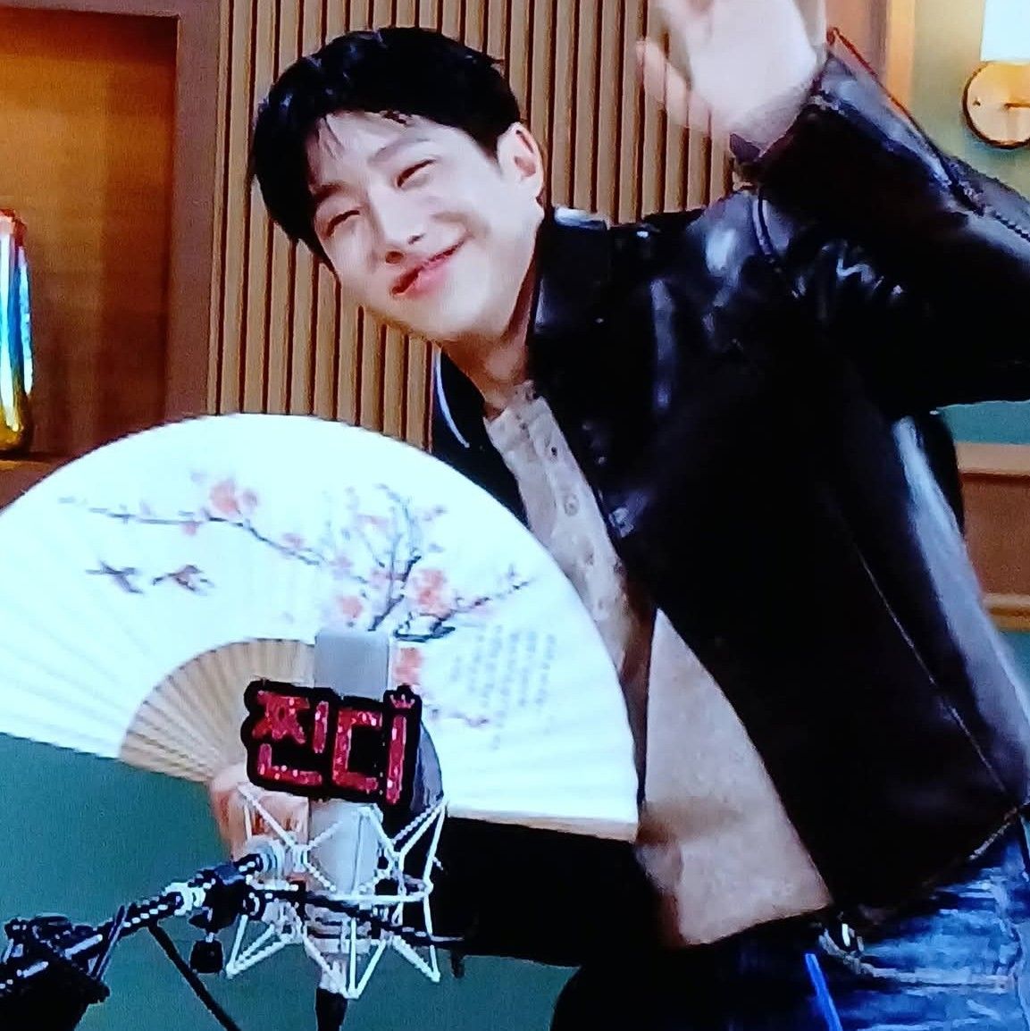 Latest photo of Jinjin (ASTRO)