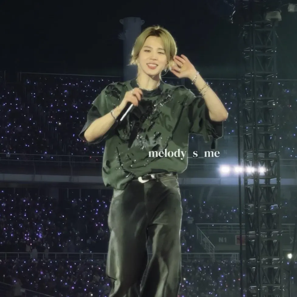 Foto aktivitas terbaru Jimin (BTS)