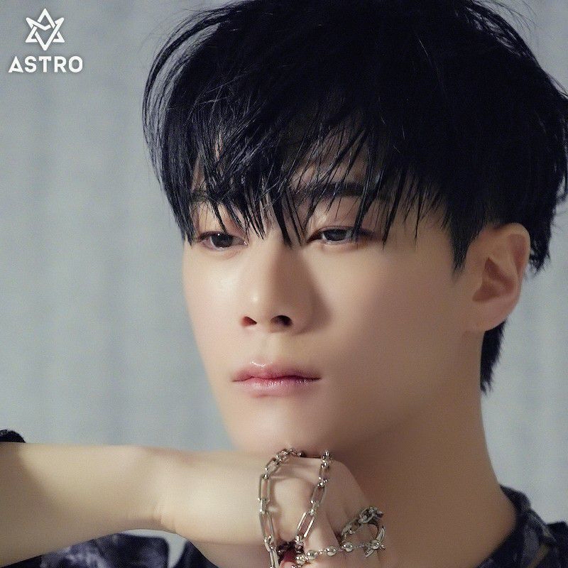A moment captured by Moonbin (ASTRO)'s fan