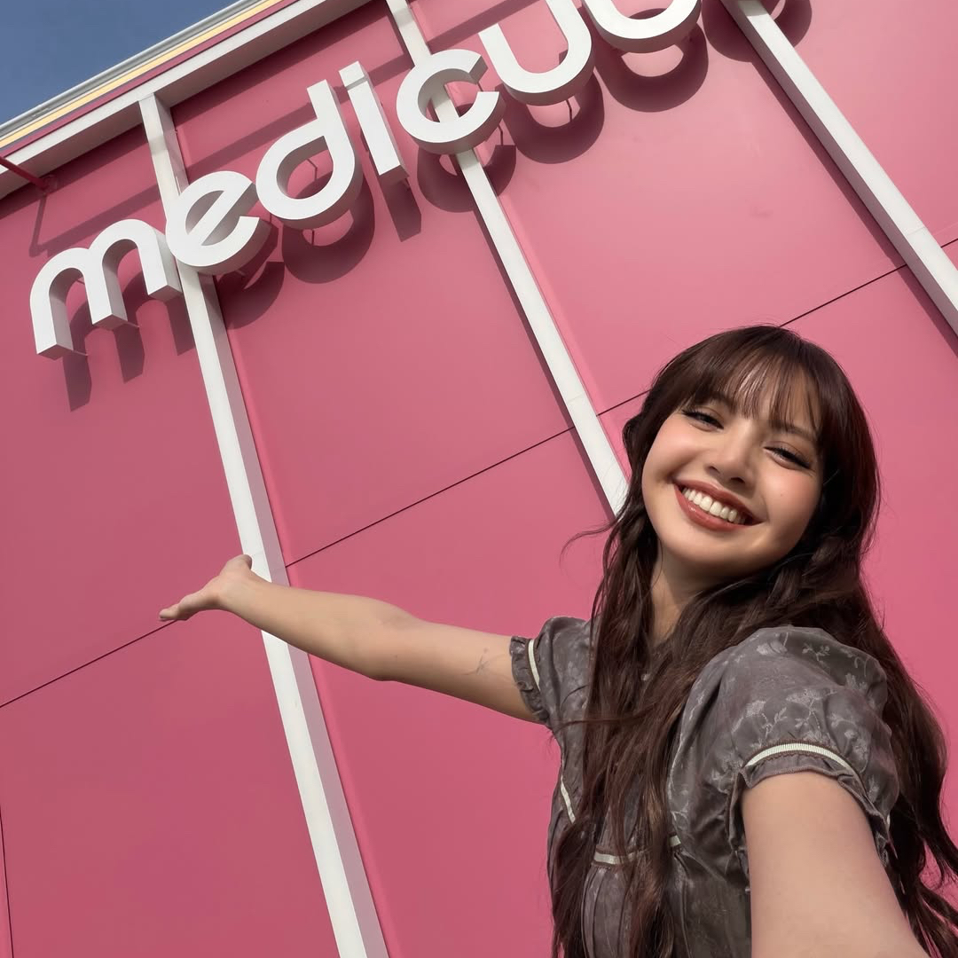 리사 (BLACKPINK)의 최신 사진