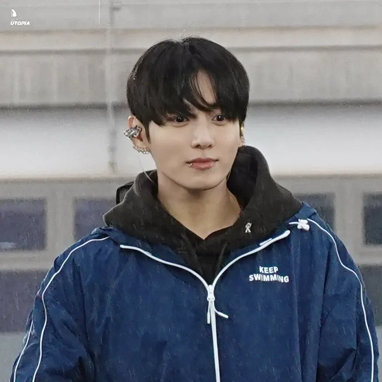 Foto aktivitas terbaru Jungkook (BTS)