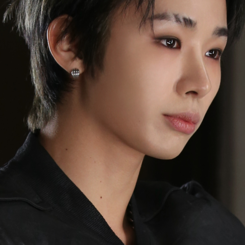 Latest photo of Wonjun (WHIB)