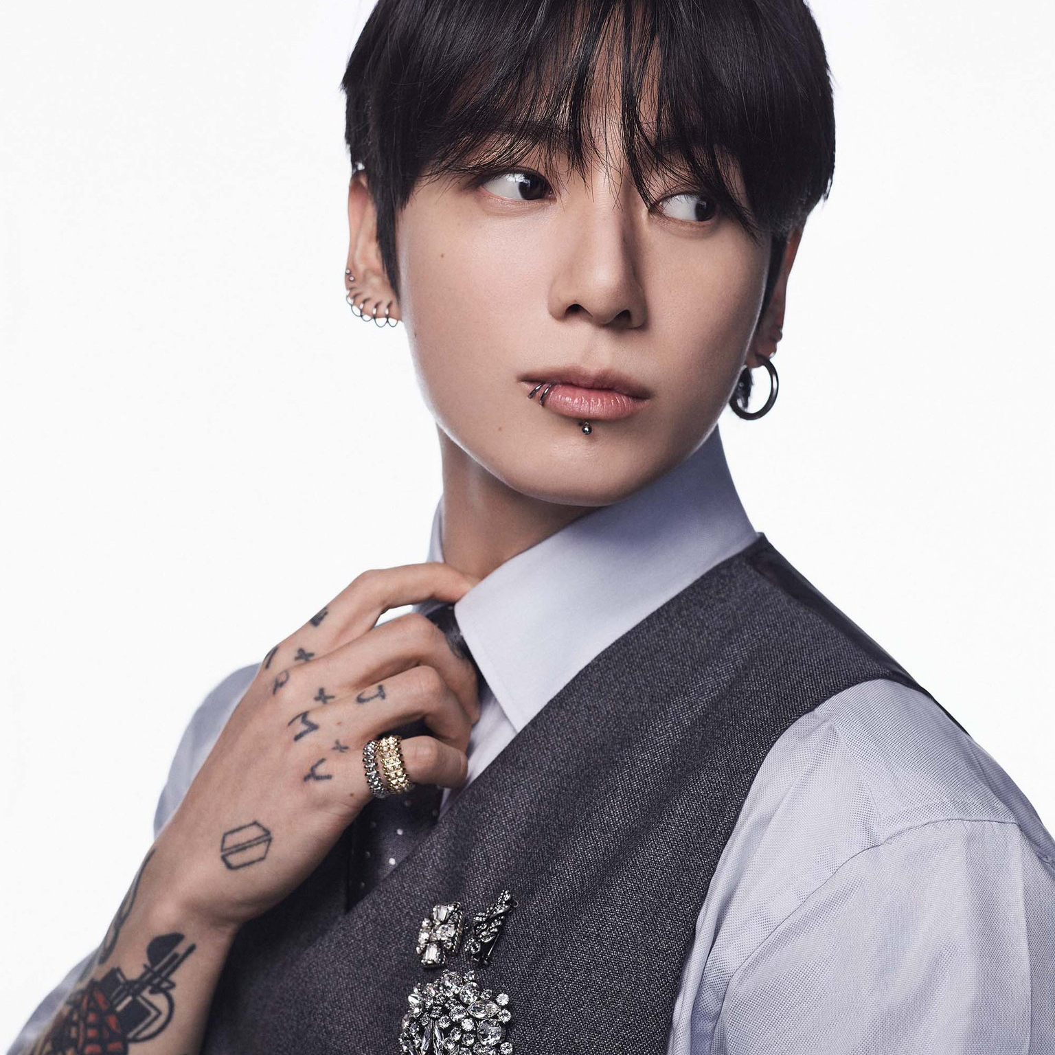 Foto aktivitas terbaru Jungkook (BTS)