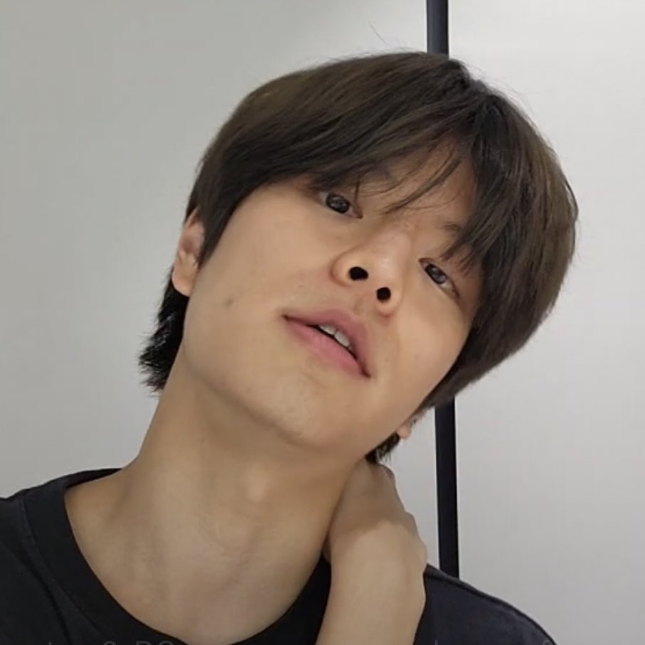 Foto aktivitas terbaru Seungmin (Stray Kids)