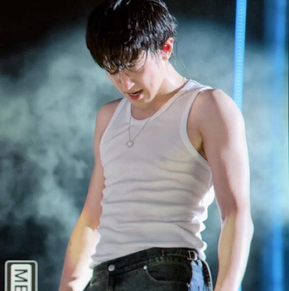 Foto terbaru Chanyeol (EXO)