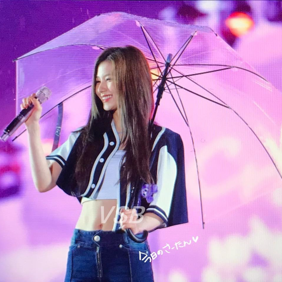 Foto terbaru Sana (TWICE)