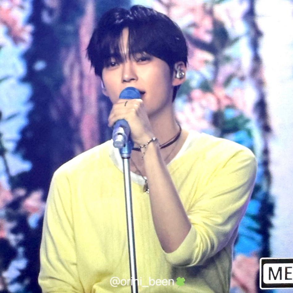 Recent activity shot of Sung Hanbin (ZEROBASEONE)
