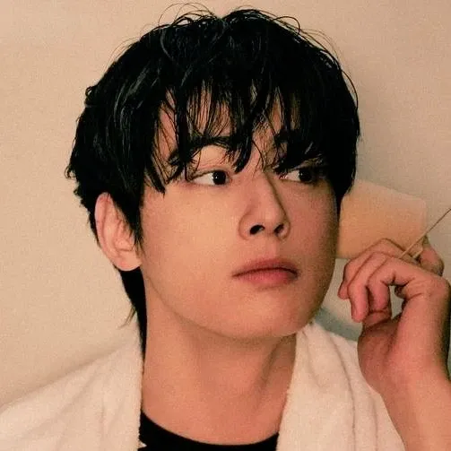 A moment captured by Eunwoo (ASTRO)'s fan