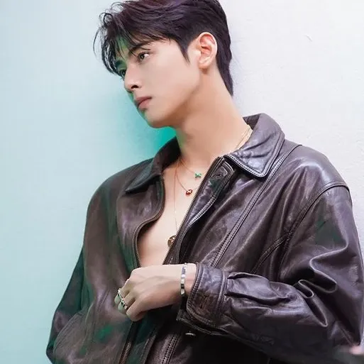 Recent activity shot of Eunwoo (ASTRO)