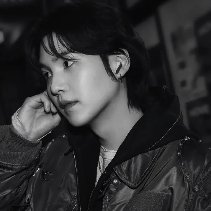 Behind-the-scenes cut of SUGA (BTS)