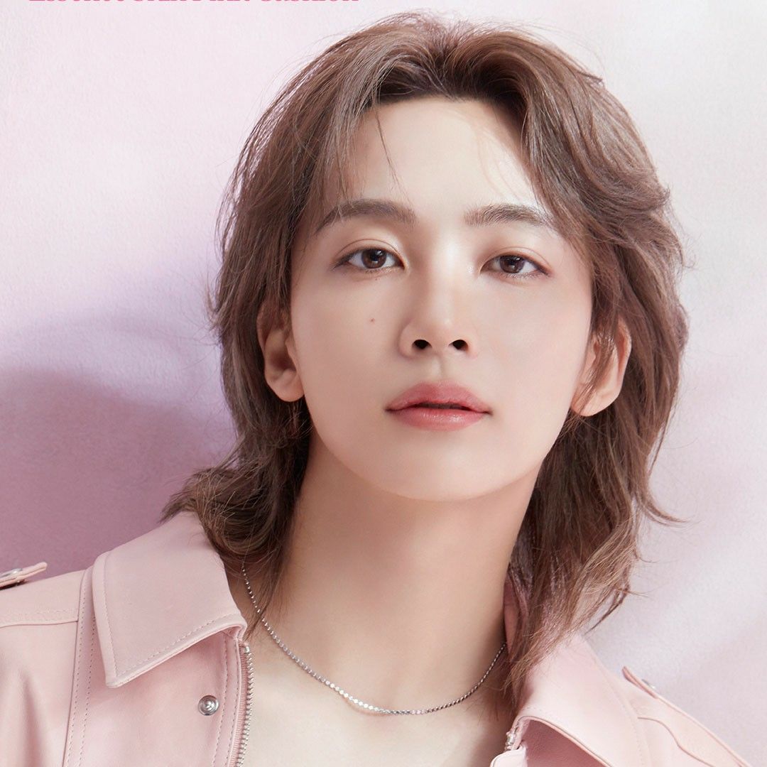 A moment captured by Jeonghan (SEVENTEEN)'s fan