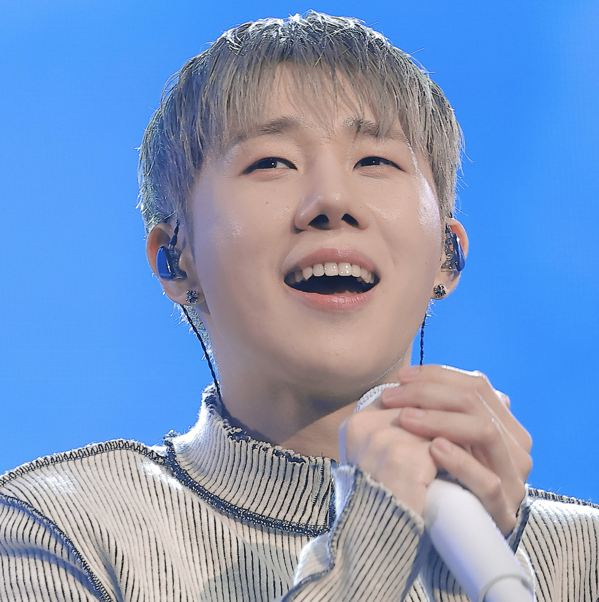 A moment captured by Sungkyu (INFINITE)'s fan