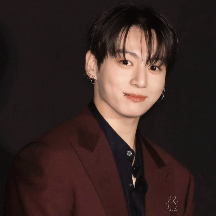 Foto aktivitas terbaru Jungkook (BTS)