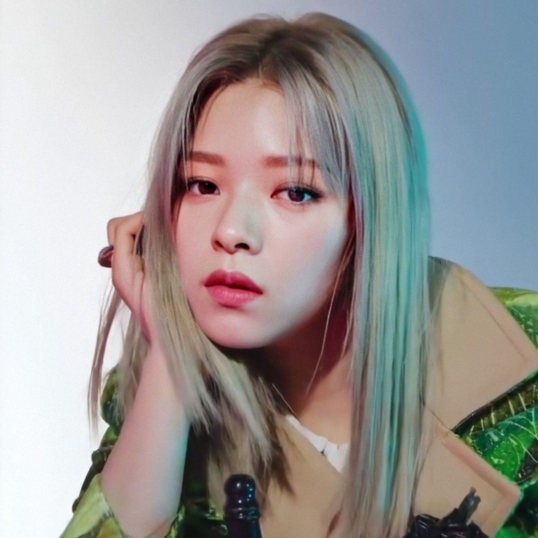 A moment captured by Jeongyeon (TWICE)'s fan