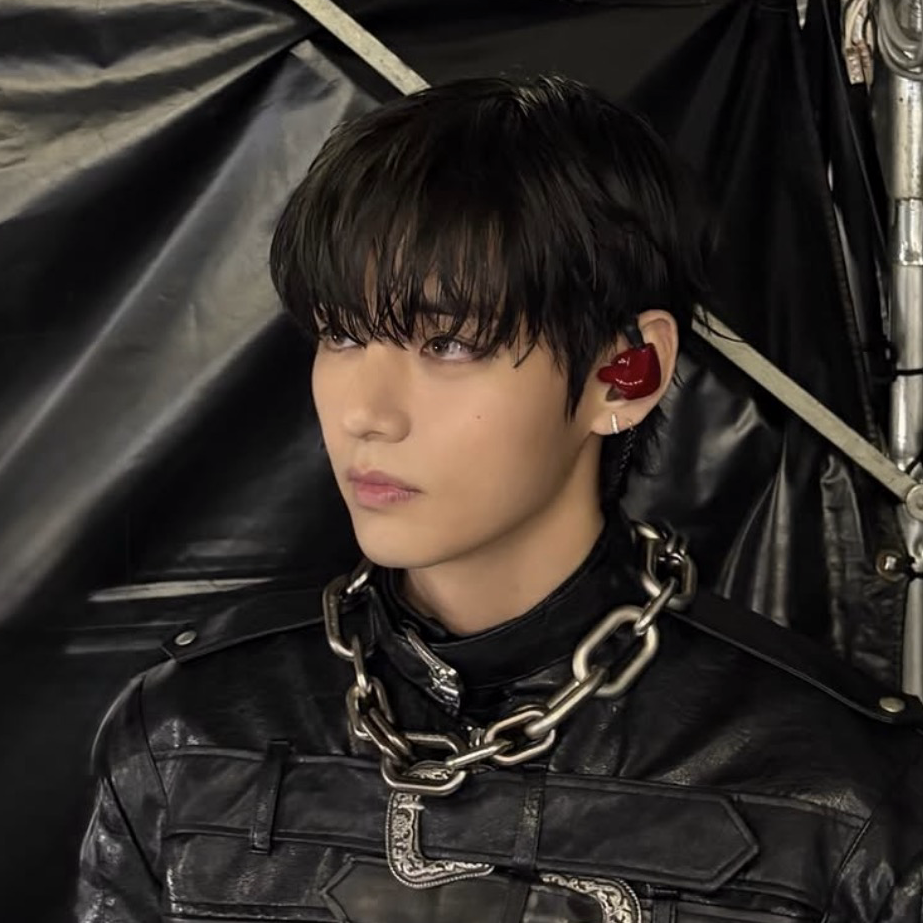 뷔 (방탄소년단)의 비하인드 컷