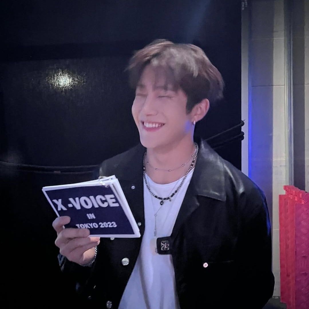 A moment captured by Jinjin (ASTRO)'s fan