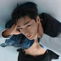 崔傘 (ATEEZ)粉絲拍下的瞬間