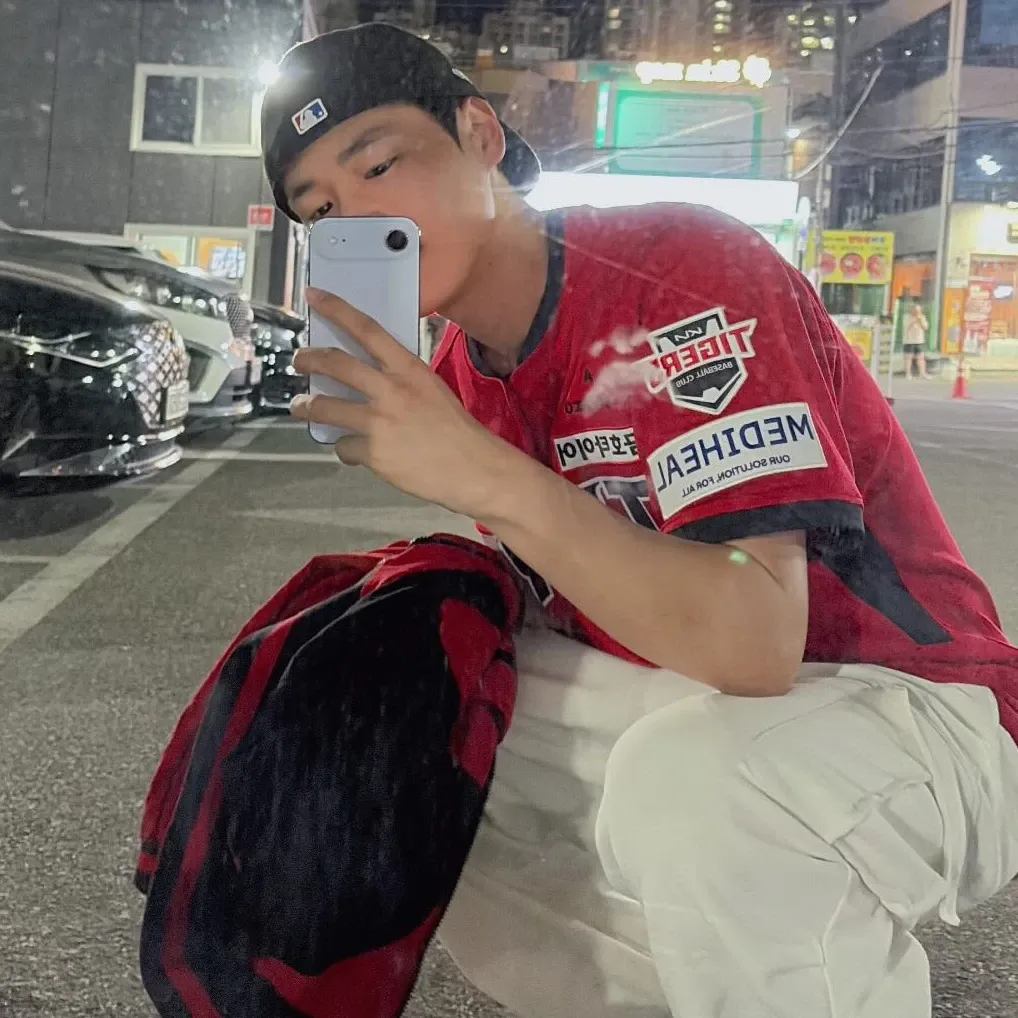 Behind-the-scenes cut of Choi Byungchan