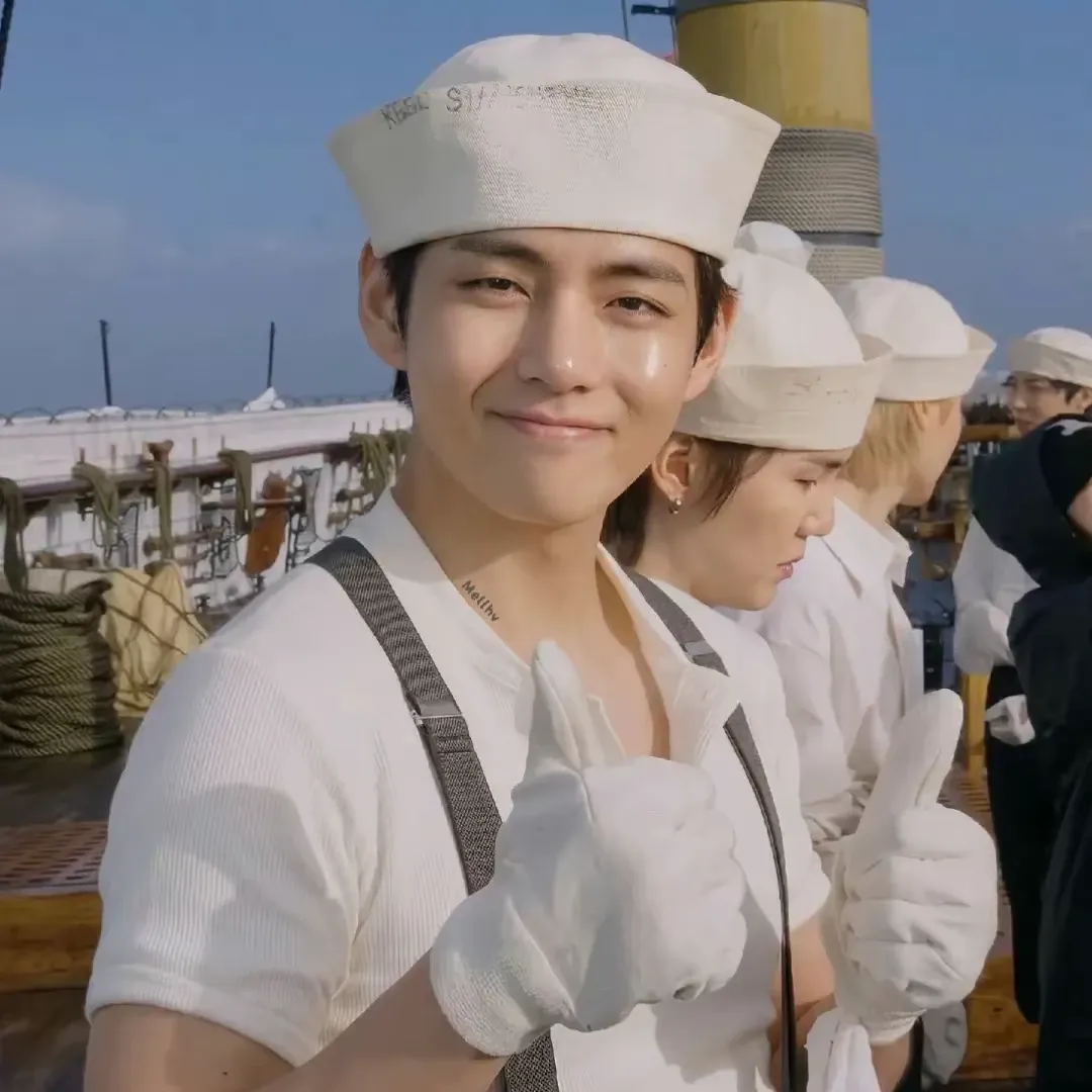 A moment captured by V (BTS)'s fan