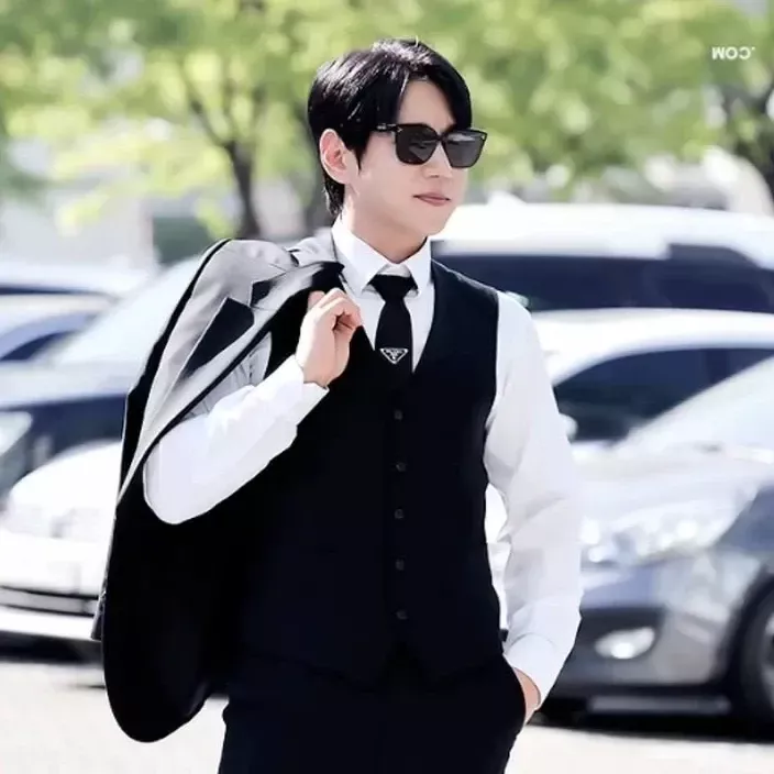 Recent activity shot of Hwang Chiyeol