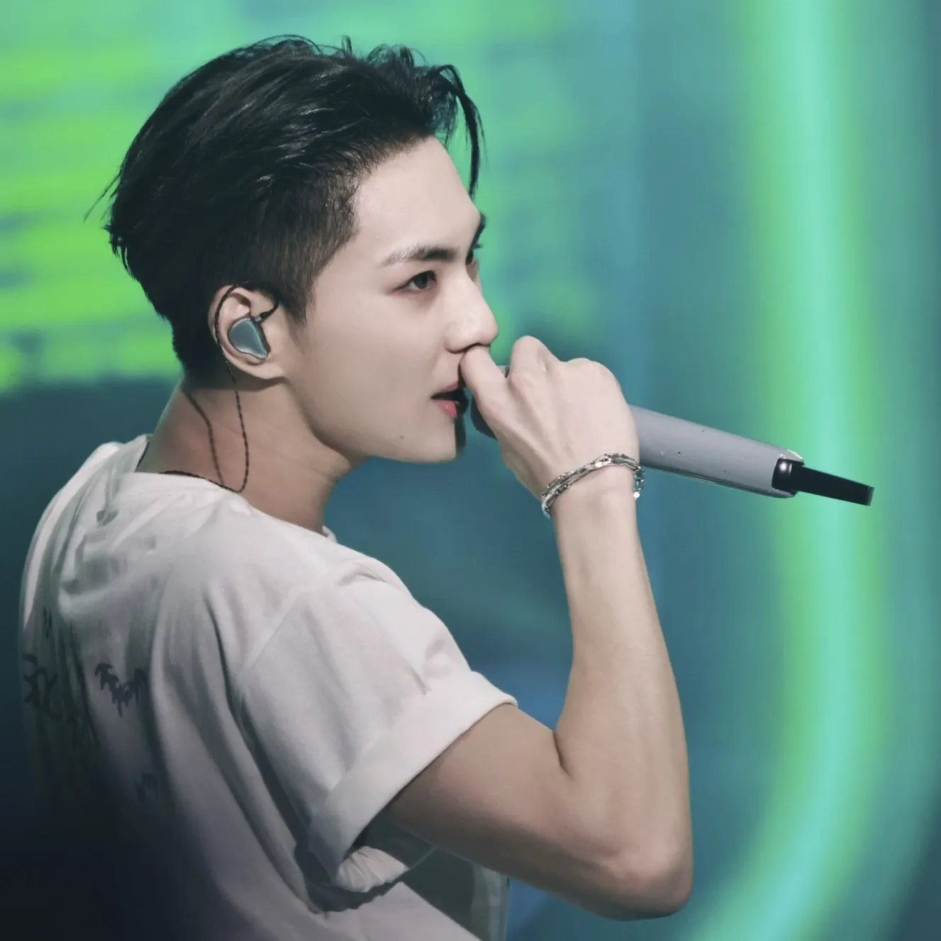 Latest photo of Jungwon (ENHYPEN)