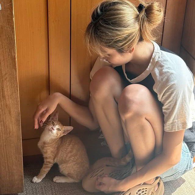 Behind-the-scenes cut of Lisa (BLACKPINK)