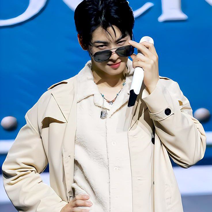 Recent activity shot of Eunwoo (ASTRO)