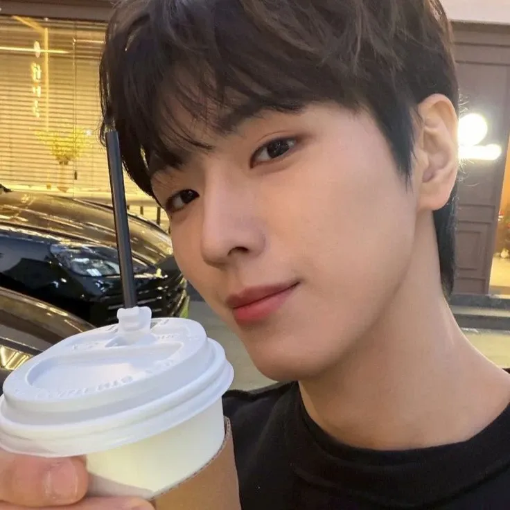 A moment captured by Yonghee (CIX)'s fan