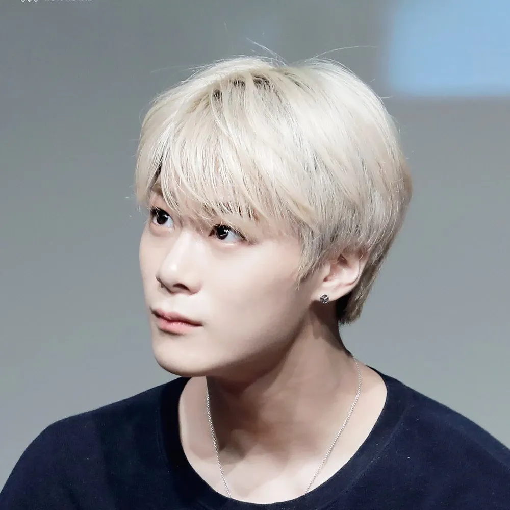 Behind-the-scenes cut of Moonbin (ASTRO)