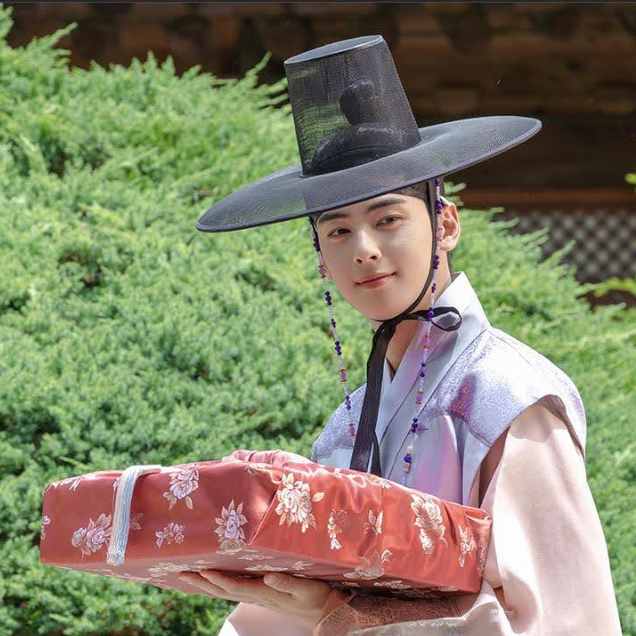 Latest photo of Eunwoo (ASTRO)