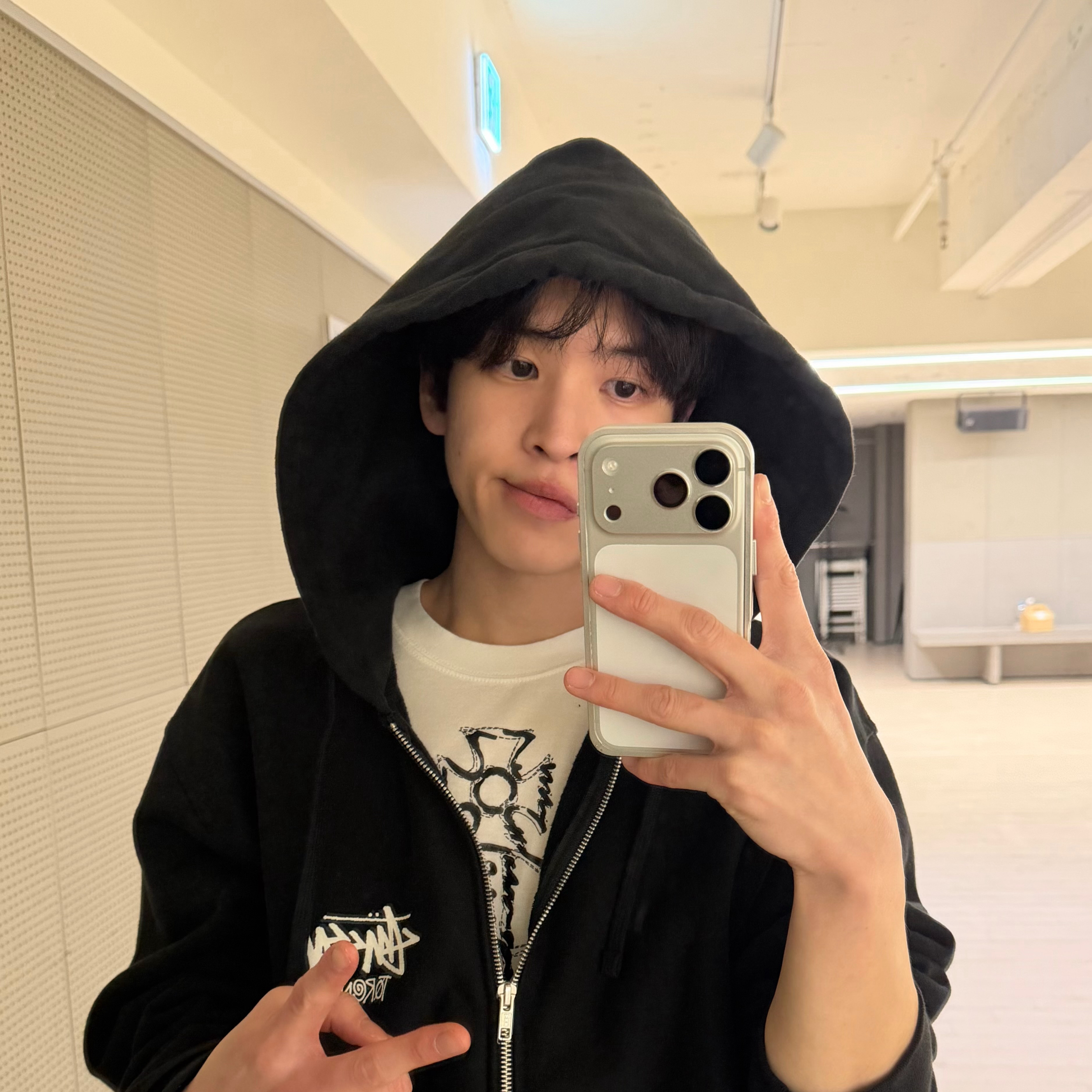 Recent activity shot of Allen (CRAVITY)