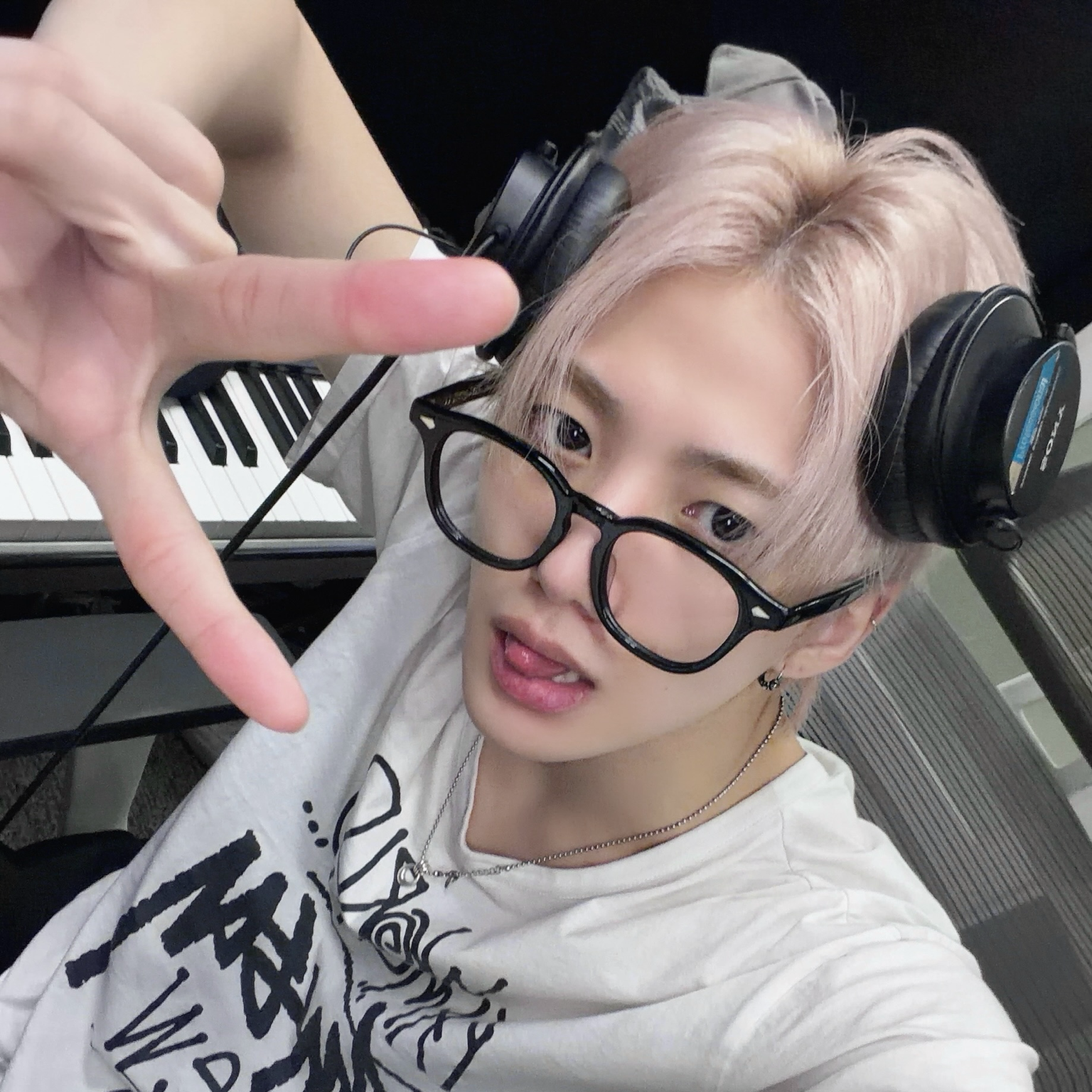 Behind-the-scenes cut of Minjae (Xikers)