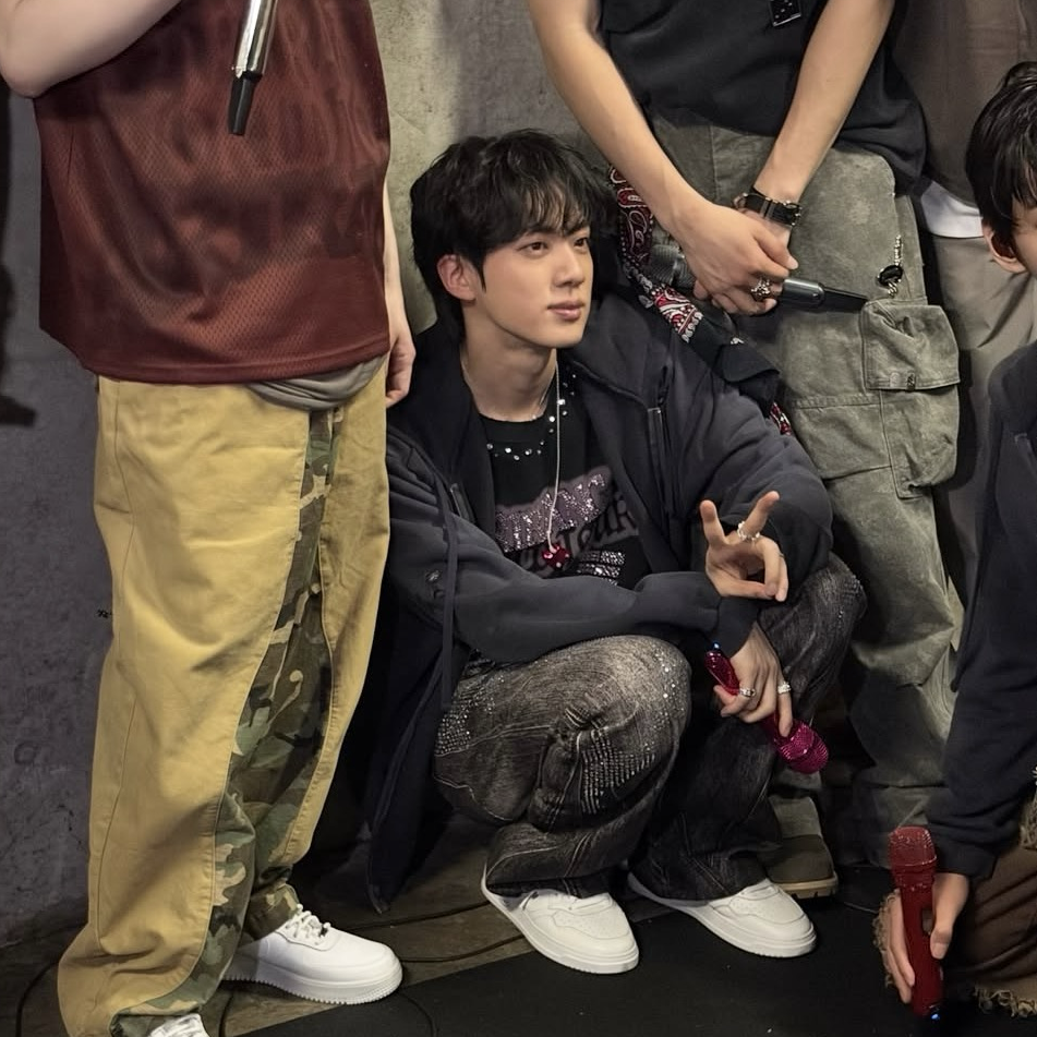 Behind-the-scenes cut of Jin (BTS)