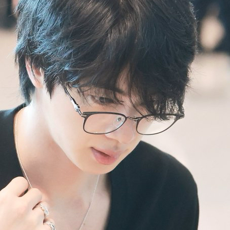 ジン (BTS)の最新写真