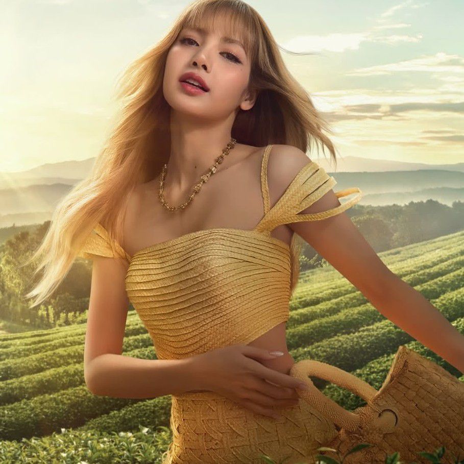 Momen yang diabadikan oleh penggemar Lisa (BLACKPINK)