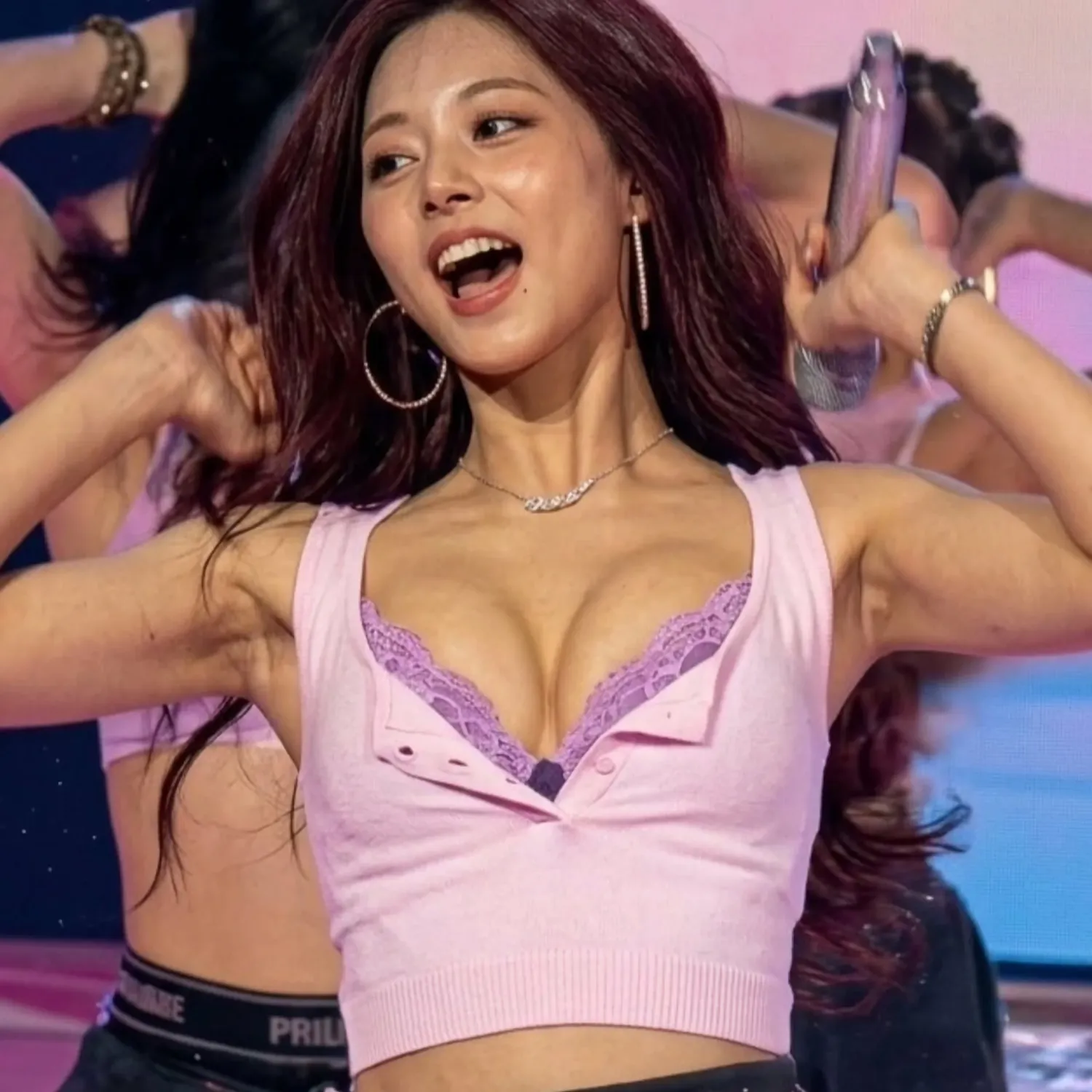 Potret di balik layar Tzuyu (TWICE)