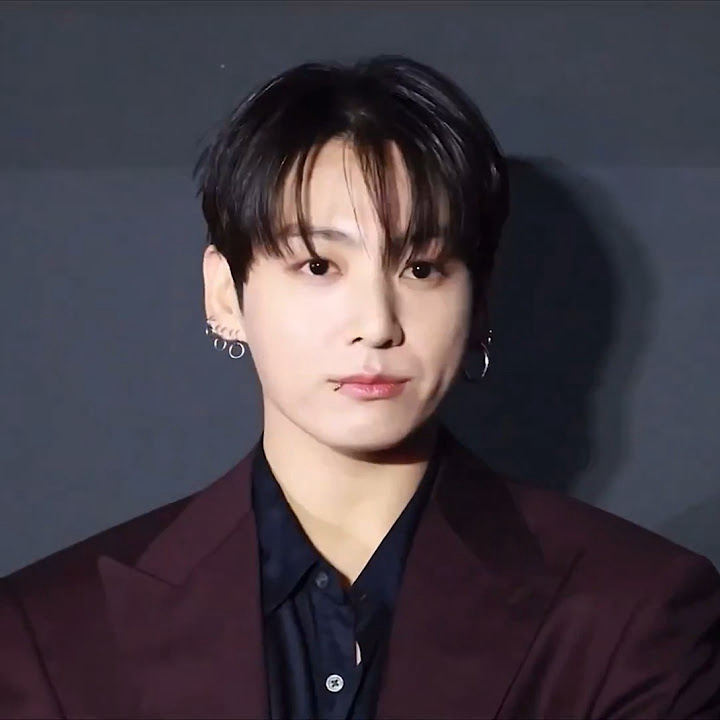 Behind-the-scenes cut of BTS